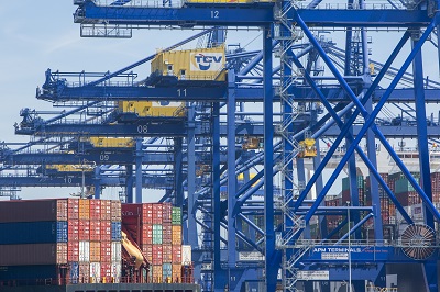 El puerto de Valencia apuesta por aumentar las conexiones terrestres